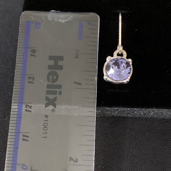 Elegant silver tone tanzanite colored simulant lever back earrings - Picture 8 of 11